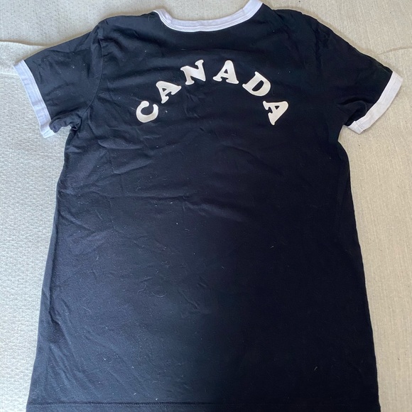 Roots- Canada black tee - Picture 2 of 2